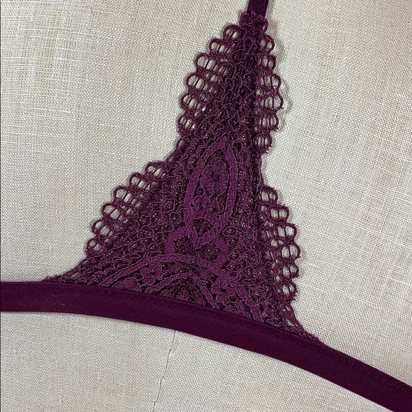 Victoria Secret Bra - Picture 6 of 8